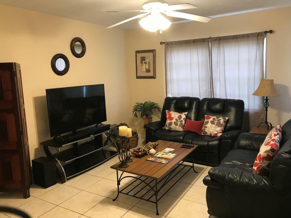 Great Location Near Downtown & Airport Villa Tampa Buitenkant foto