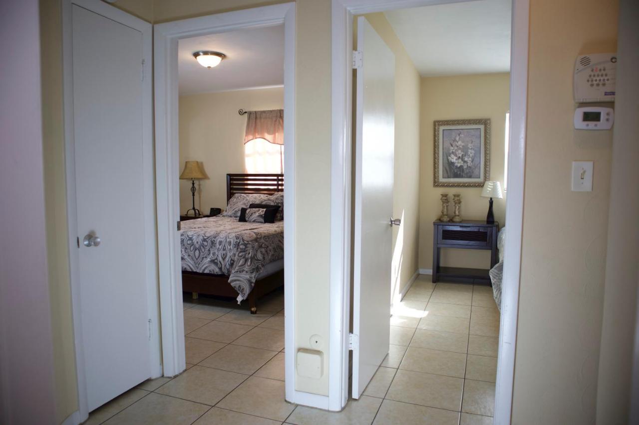 Great Location Near Downtown & Airport Villa Tampa Buitenkant foto